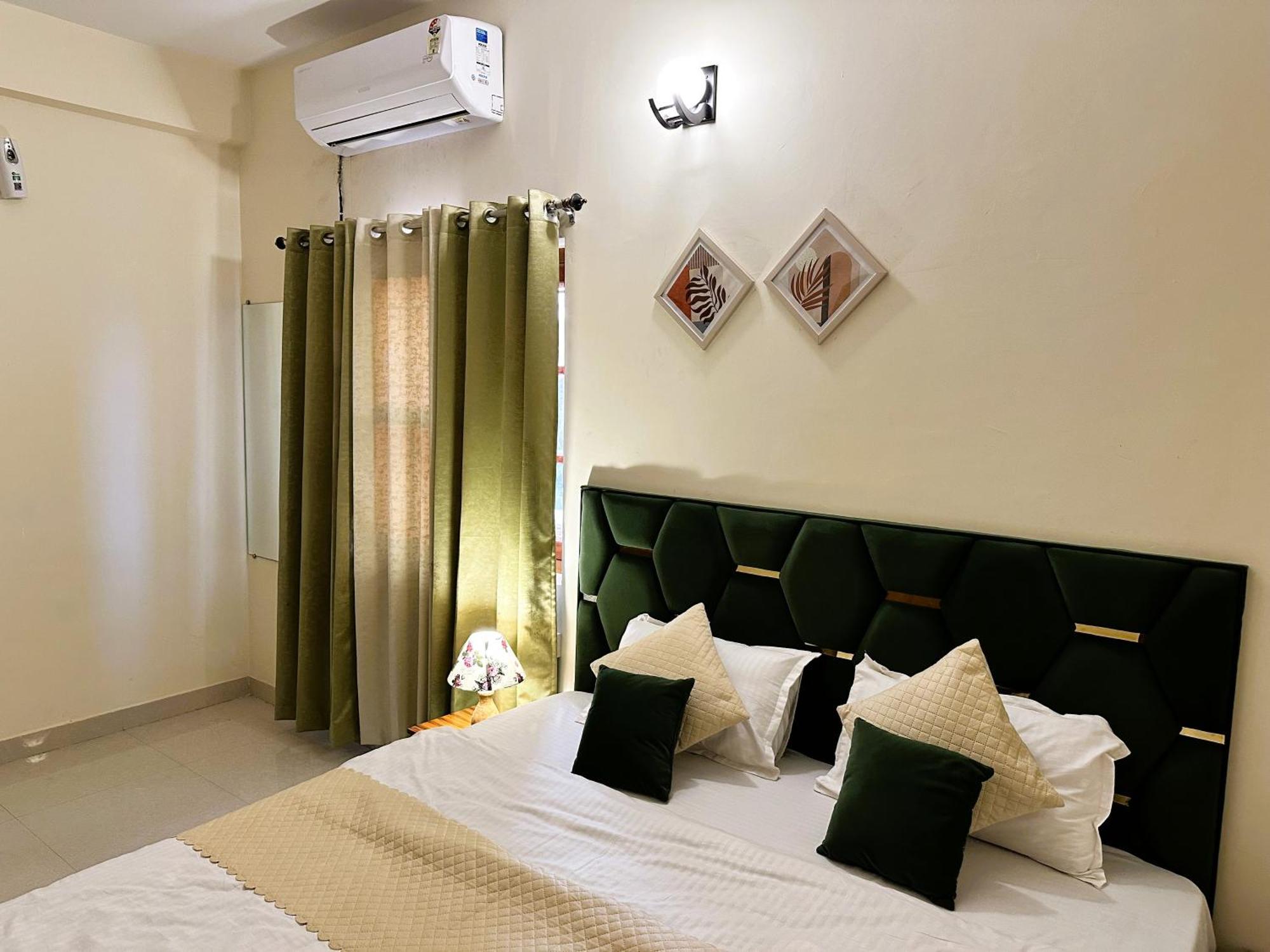 Zoomstay - 3Bhk Apartments Benares Buitenkant foto