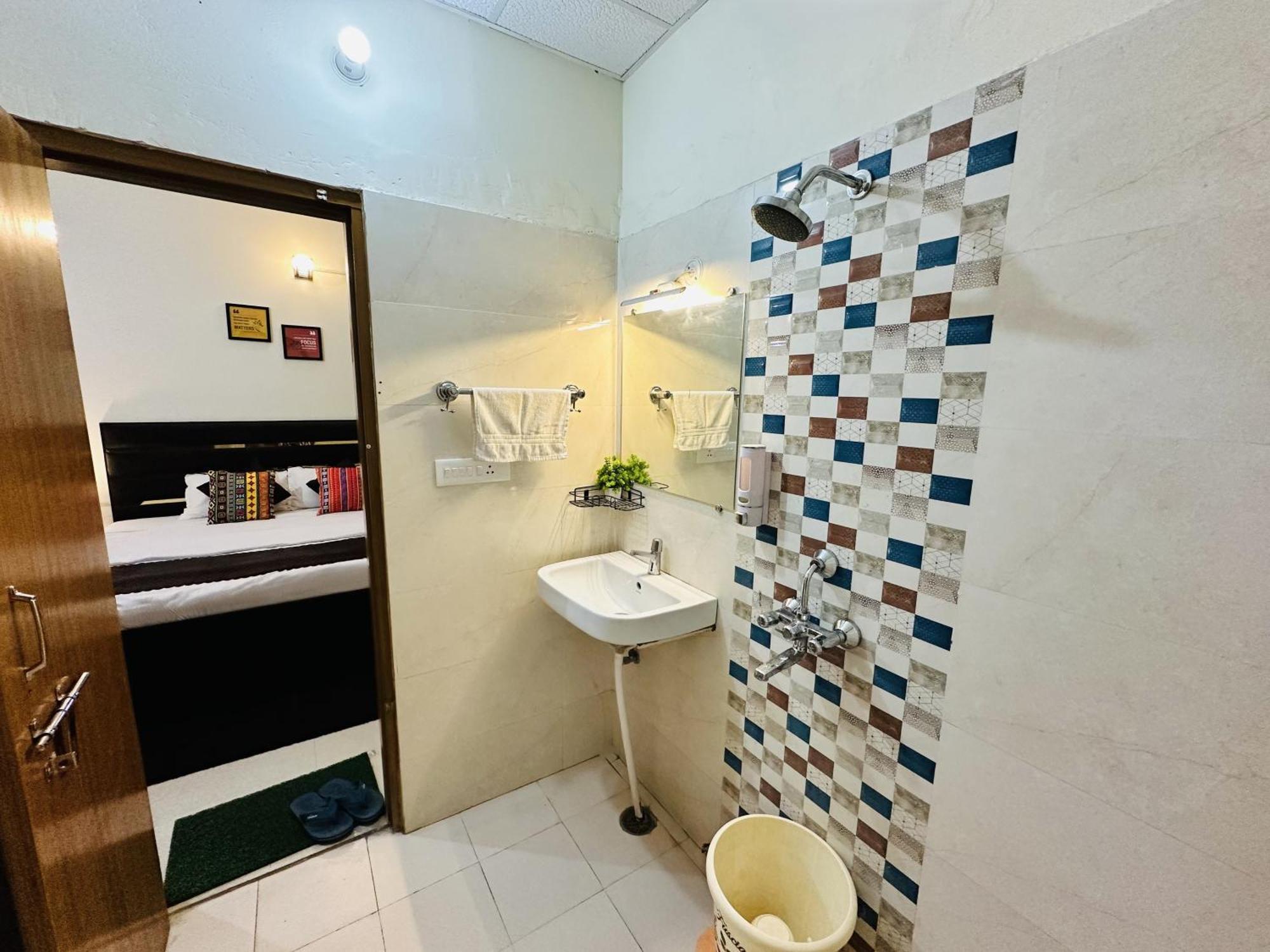 Zoomstay - 3Bhk Apartments Benares Buitenkant foto