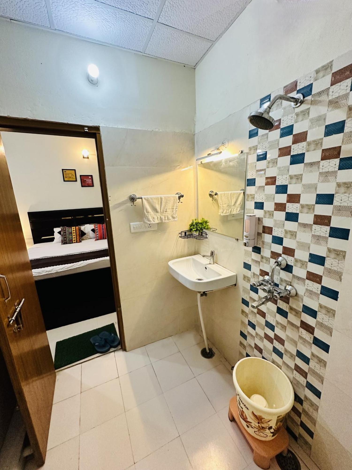 Zoomstay - 3Bhk Apartments Benares Buitenkant foto