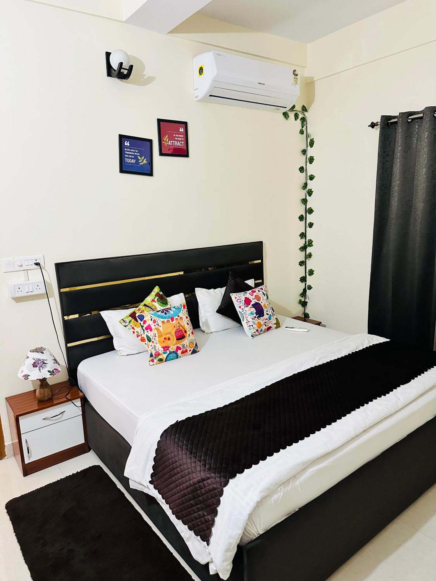 Zoomstay - 3Bhk Apartments Benares Buitenkant foto