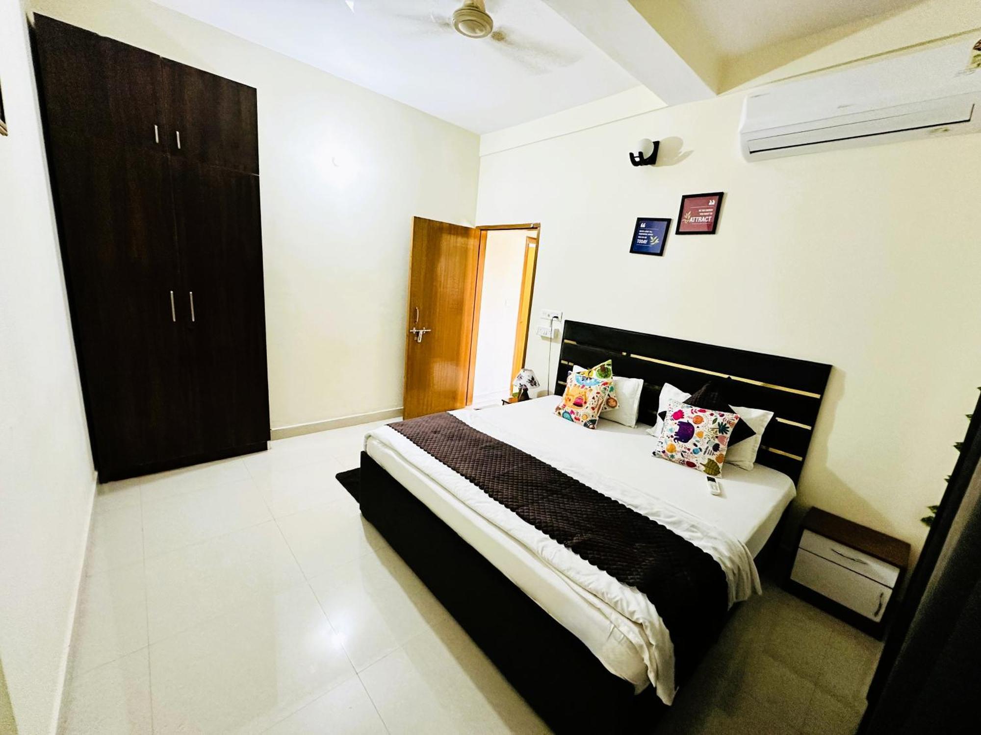 Zoomstay - 3Bhk Apartments Benares Buitenkant foto