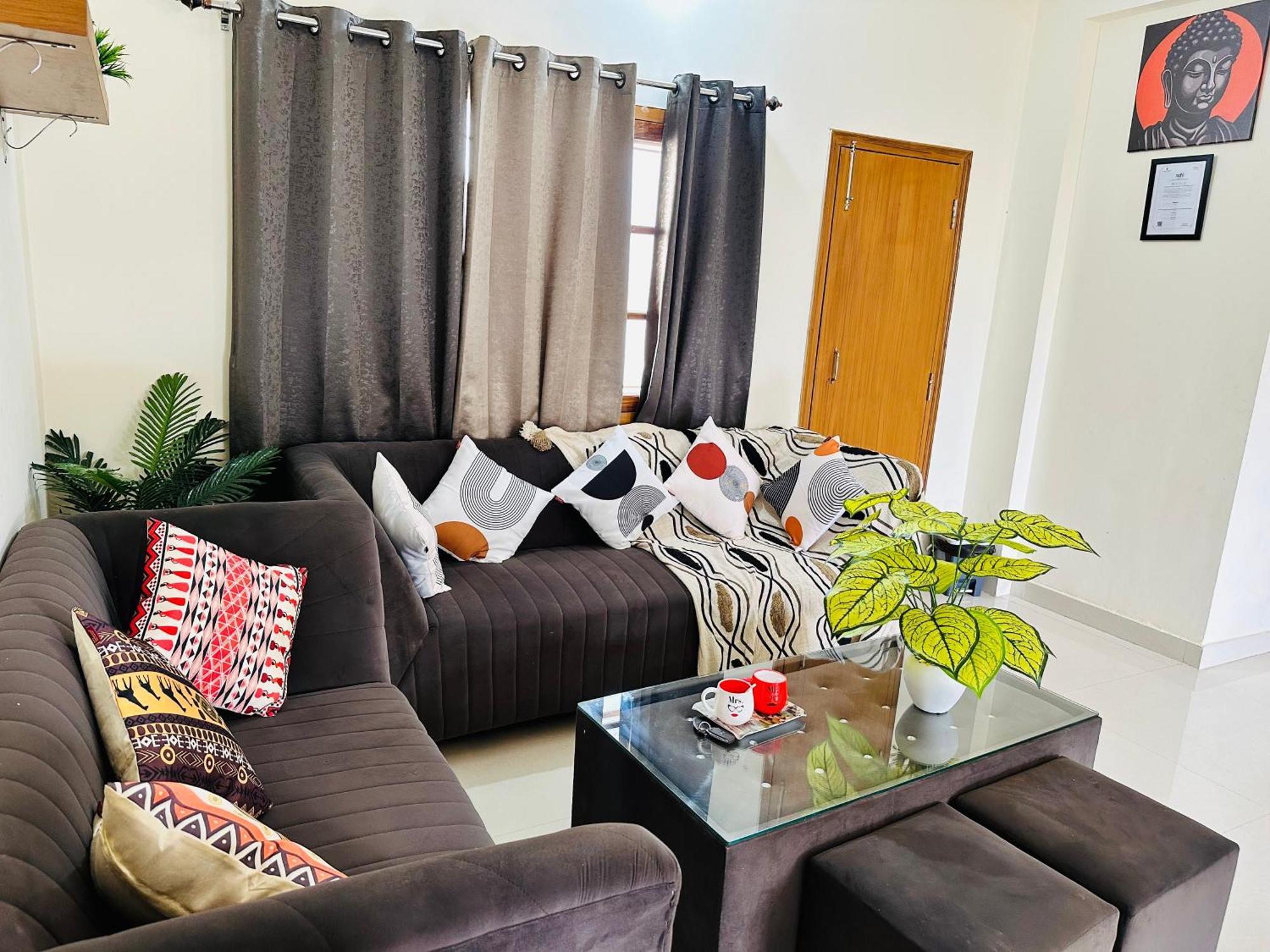 Zoomstay - 3Bhk Apartments Benares Buitenkant foto