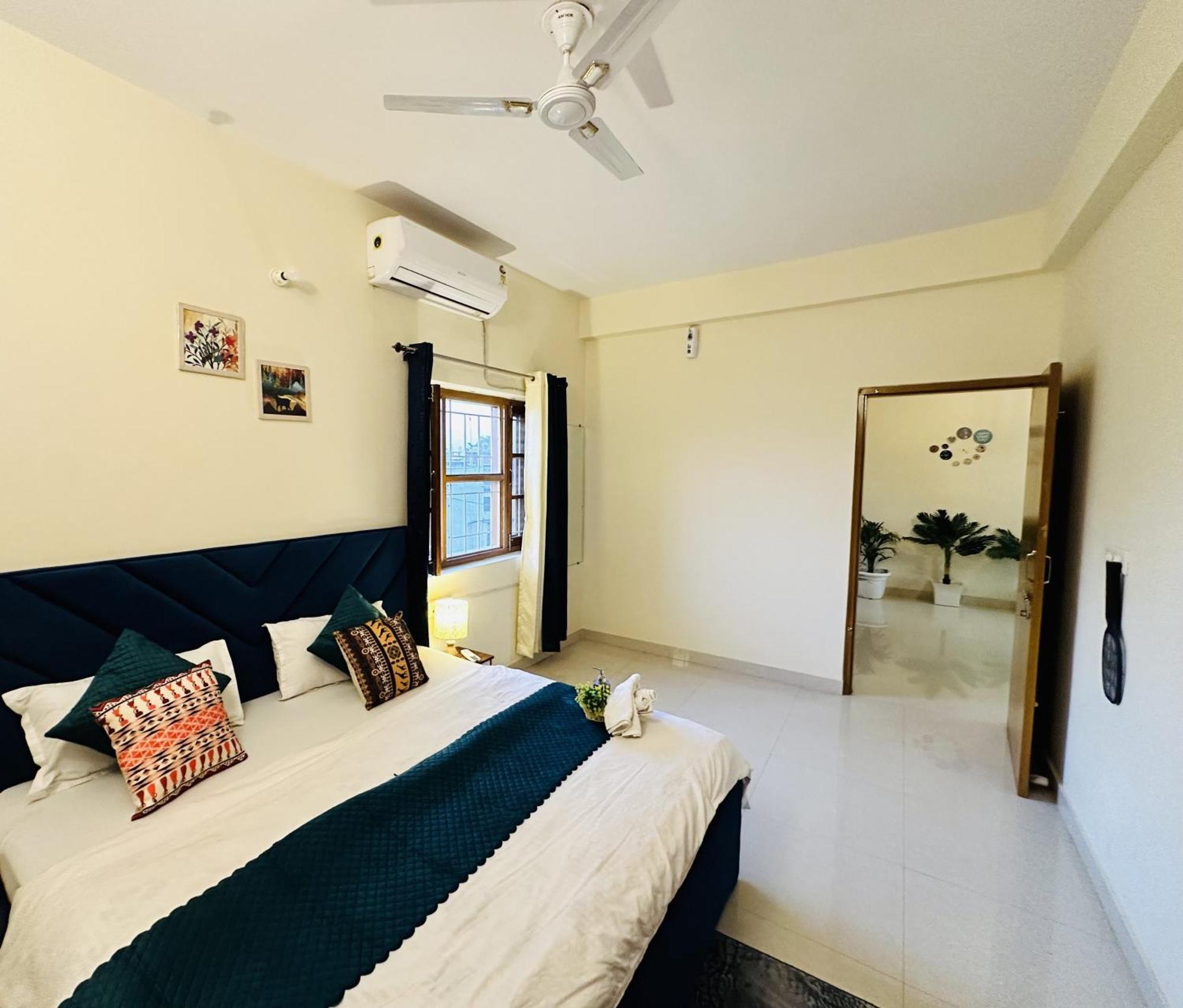 Zoomstay - 3Bhk Apartments Benares Buitenkant foto